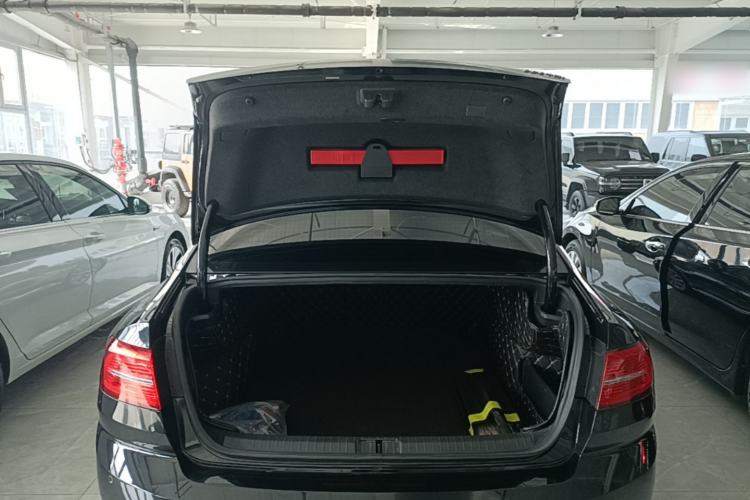 Used Volkswagen Magotan 2019 330TSI DSG Leading Model China VI Standard Trunk