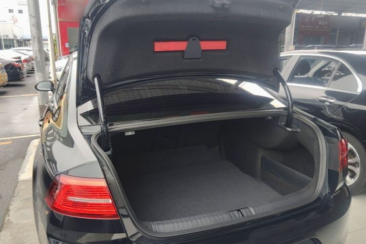 Used Volkswagen Magotan 2019 330TSI DSG Leading Model China VI Standard Trunk