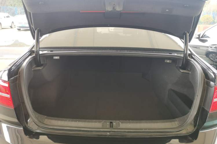 Used Volkswagen Magotan 2019 330TSI DSG Luxury Version China VI Standard Trunk