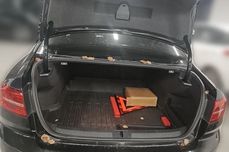 Used Volkswagen Magotan 2019 330TSI DSG Leading Edition China V Standard Trunk