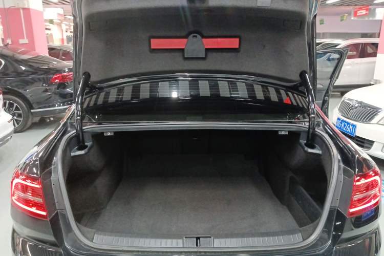 Used Volkswagen Magotan 2019 330TSI DSG Luxury Version China VI Standard Trunk