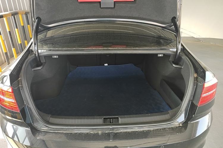 Used Volkswagen Magotan 2019 330TSI DSG Leading Model China VI Standard Trunk