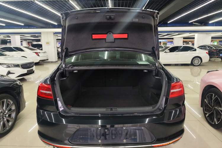 Used Volkswagen Magotan 2019 280TSI DSG Leading Model China VI Standard Trunk