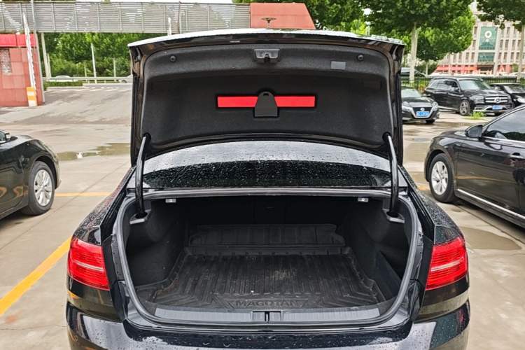 Used Volkswagen Magotan 2019 330TSI DSG Leading Model China VI Standard Trunk