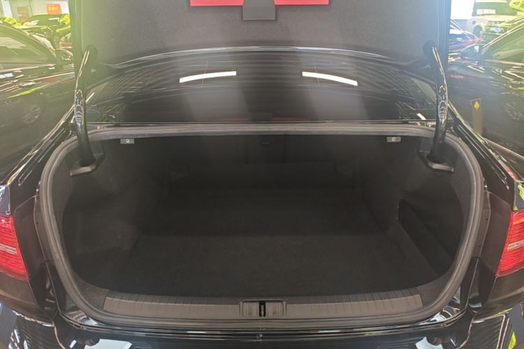 Used Volkswagen Magotan 2019 330TSI DSG Luxury Version China VI Standard Trunk
