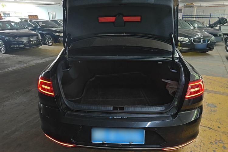Used Volkswagen Magotan 2019 330TSI DSG Luxury Model China V Standard Trunk