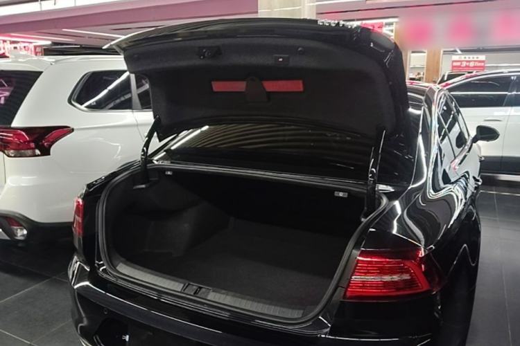 Used Volkswagen Magotan 2019 330TSI DSG Leading Model China VI Standard Trunk