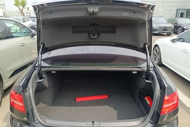 Used Volkswagen Magotan 2019 330TSI DSG Luxury Model China V Standard Trunk