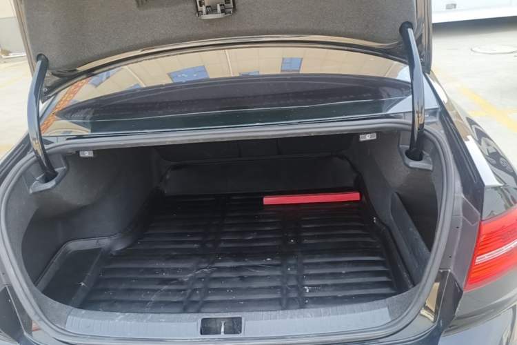 Used Volkswagen Magotan 2019 330TSI DSG Leading Edition China V Standard Trunk