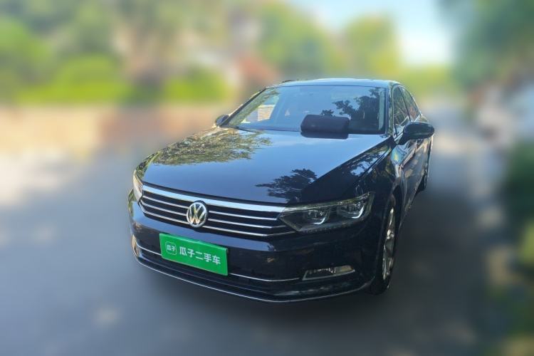 Used Volkswagen Magotan 2019 330TSI DSG Leading Model China VI Standard Guazi used car, China used car export, Used car for sale, Used cars, Cheapest cars for sale