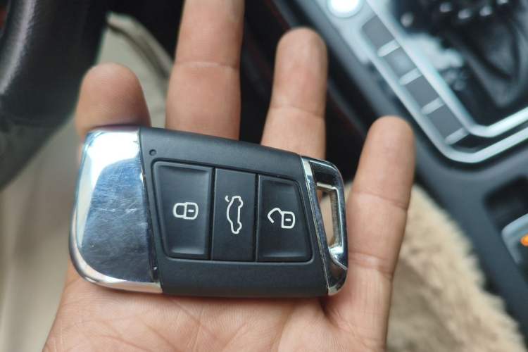 Used Volkswagen Magotan 2019 330TSI DSG Leading Model China VI Standard Vehicle Key