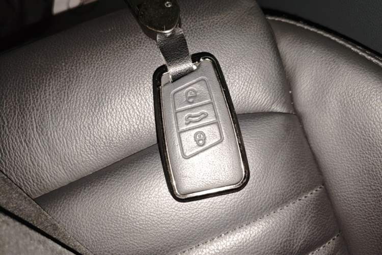 Used Volkswagen Magotan 2019 330TSI DSG Luxury Version China VI Standard Vehicle Key