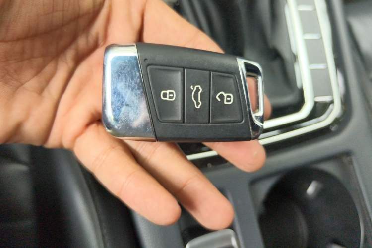 Used Volkswagen Magotan 2019 330TSI DSG Luxury Version China VI Standard Vehicle Key