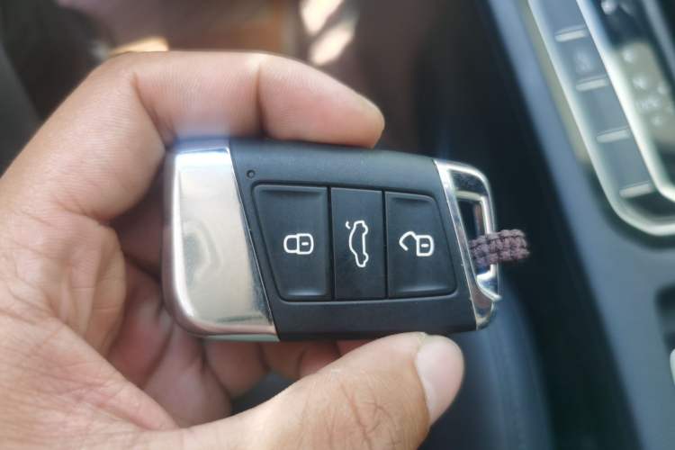 Used Volkswagen Magotan 2019 330TSI DSG Leading Model China VI Standard Vehicle Key
