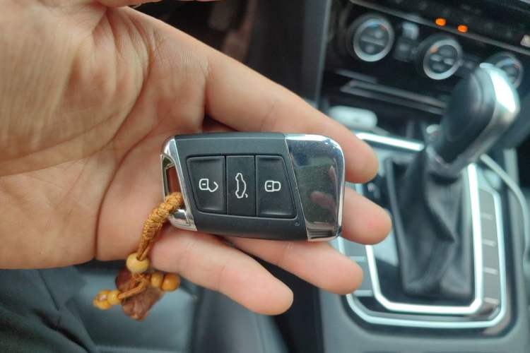 Used Volkswagen Magotan 2019 330TSI DSG Luxury Version China VI Standard Vehicle Key