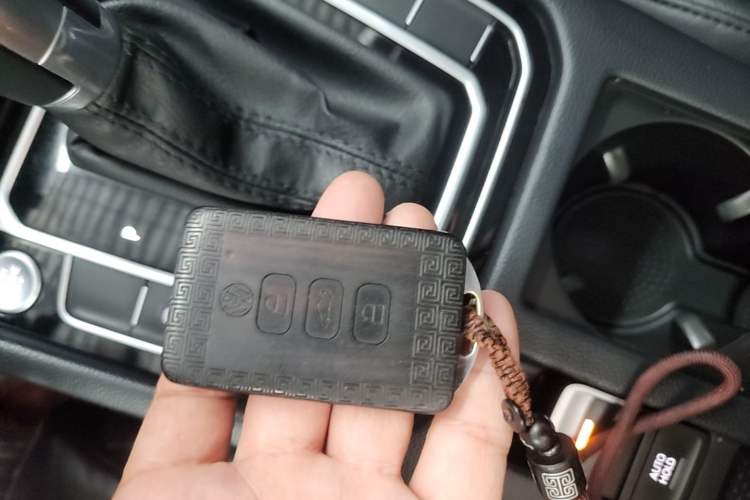 Used Volkswagen Magotan 2019 330TSI DSG Luxury Model China V Standard Vehicle Key