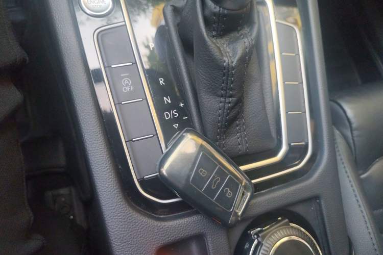 Used Volkswagen Magotan 2019 330TSI DSG Leading Model China VI Standard Vehicle Key