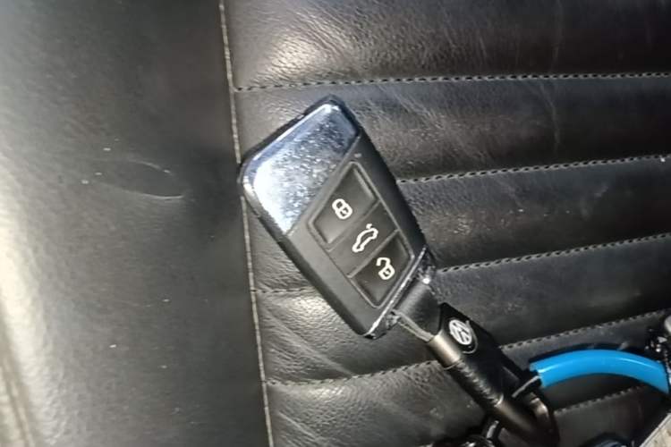 Used Volkswagen Magotan 2019 330TSI DSG Leading Edition China V Standard Vehicle Key