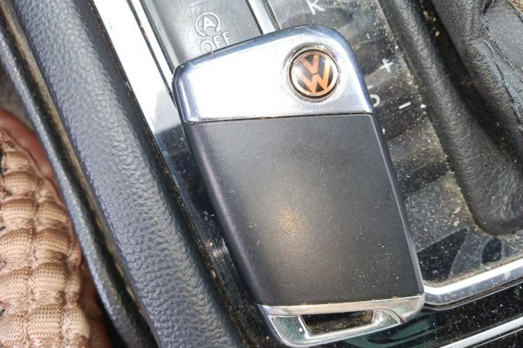 Used Volkswagen Magotan 2019 330TSI DSG Luxury Model China V Standard Vehicle Key