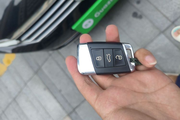 Used Volkswagen Magotan 2019 330TSI DSG Leading Edition China V Standard Vehicle Key