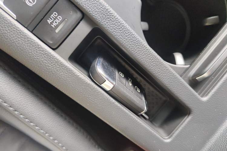 Used Volkswagen Magotan 2019 330TSI DSG Luxury Model China V Standard Vehicle Key