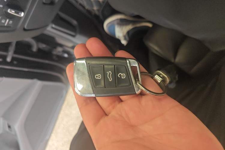 Used Volkswagen Magotan 2019 330TSI DSG Luxury Model China V Standard Vehicle Key
