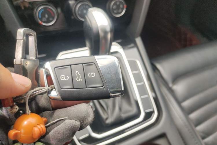 Used Volkswagen Magotan 2019 280TSI DSG Leading Model China V Standard Vehicle Key