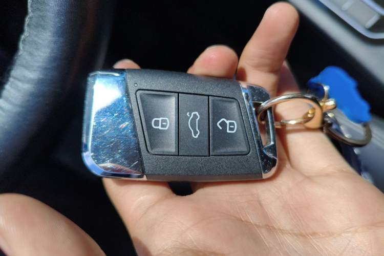 Used Volkswagen Magotan 2019 330TSI DSG Luxury Version China VI Standard Vehicle Key