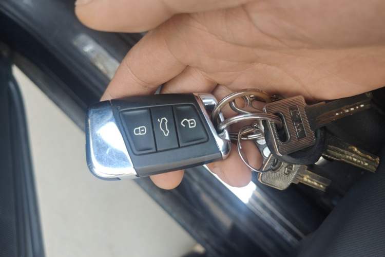 Used Volkswagen Magotan 2019 330TSI DSG Luxury Version China VI Standard Vehicle Key