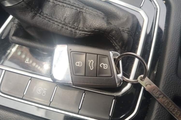 Used Volkswagen Magotan 2019 330TSI DSG Leading Model China VI Standard Vehicle Key