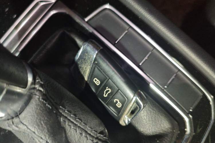 Used Volkswagen Magotan 2019 280TSI DSG Comfort Model China VI Standard Vehicle Key