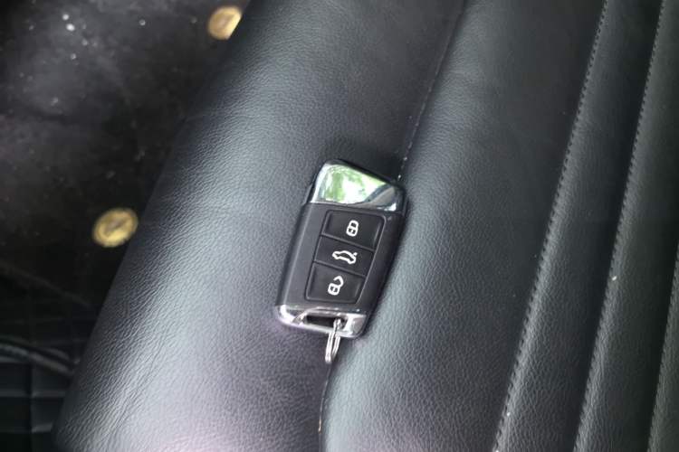 Used Volkswagen Magotan 2019 330TSI DSG Luxury Version China VI Standard Vehicle Key