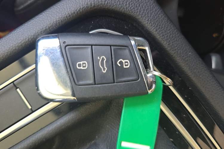 Used Volkswagen Magotan 2019 330TSI DSG Luxury Version China VI Standard Vehicle Key