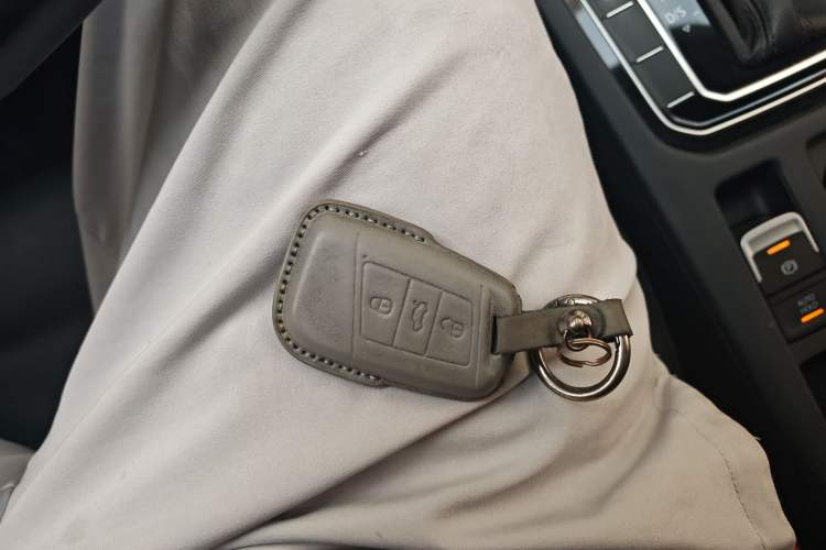 Used Volkswagen Magotan 2019 280TSI DSG Leading Model China V Standard Vehicle Key