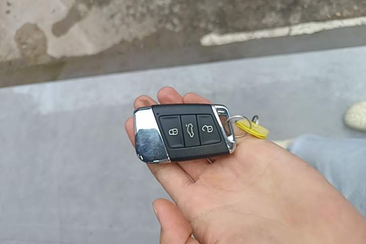 Used Volkswagen Magotan 2019 330TSI DSG Luxury Model China V Standard Vehicle Key
