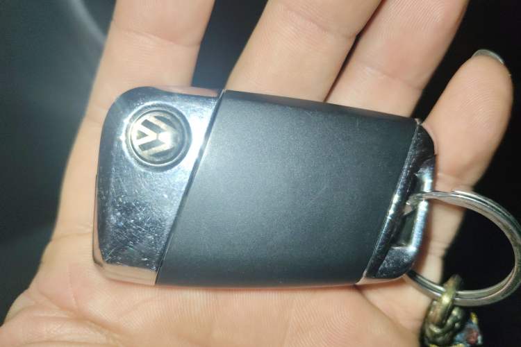 Used Volkswagen Magotan 2019 330TSI DSG Leading Model China VI Standard Vehicle Key