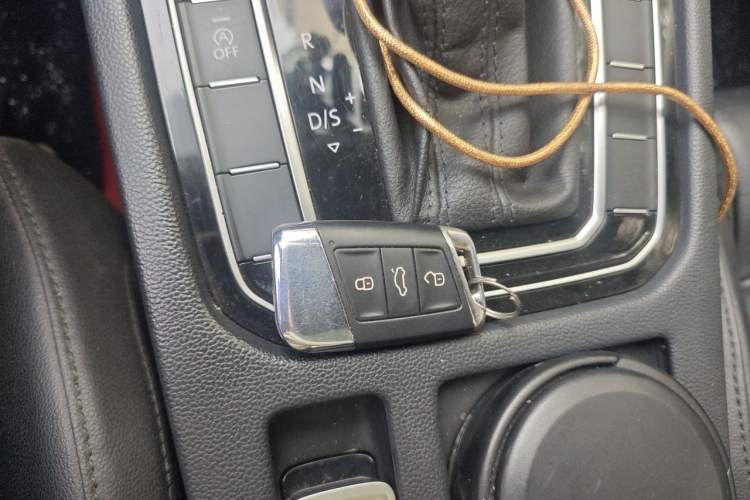 Used Volkswagen Magotan 2019 330TSI DSG Luxury Model China V Standard Vehicle Key