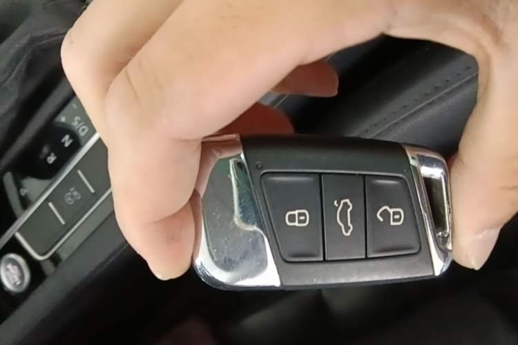 Used Volkswagen Magotan 2019 380TSI DSG Luxury Model China V Standard Vehicle Key