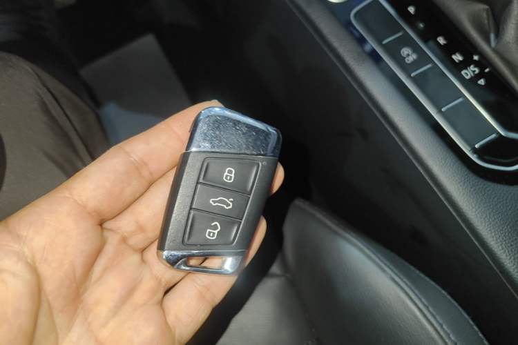 Used Volkswagen Magotan 2019 330TSI DSG Luxury Version China VI Standard Vehicle Key