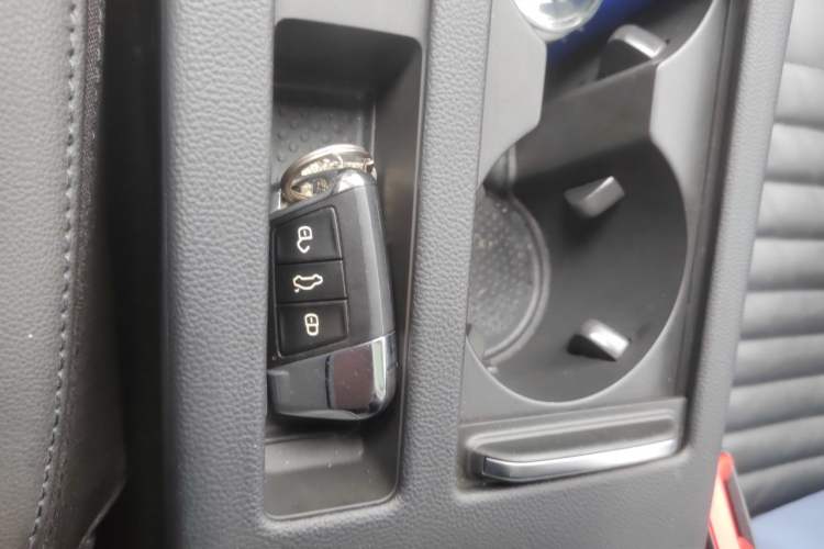 Used Volkswagen Magotan 2019 330TSI DSG Luxury Version China VI Standard Vehicle Key
