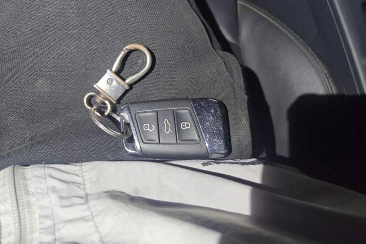 Used Volkswagen Magotan 2019 380TSI DSG Luxury Version China VI Standard Vehicle Key