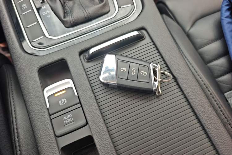 Used Volkswagen Magotan 2019 330TSI DSG Luxury Version China VI Standard Vehicle Key