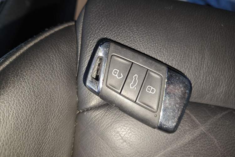 Used Volkswagen Magotan 2019 330TSI DSG Luxury Model China V Standard Vehicle Key