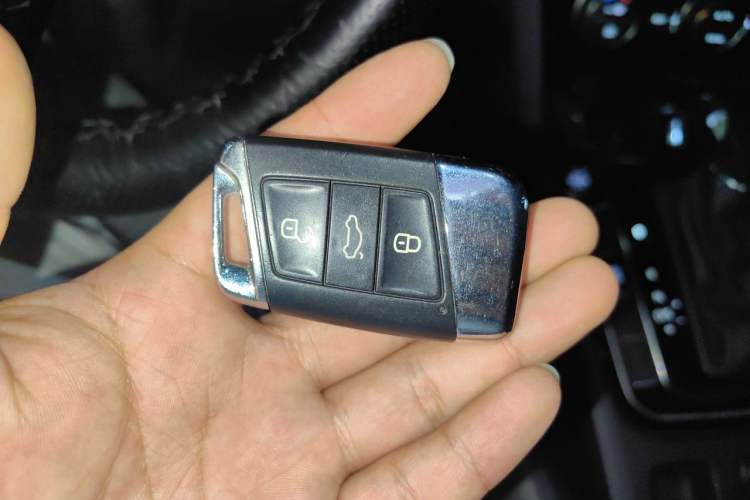 Used Volkswagen Magotan 2019 330TSI DSG Luxury Version China VI Standard Vehicle Key