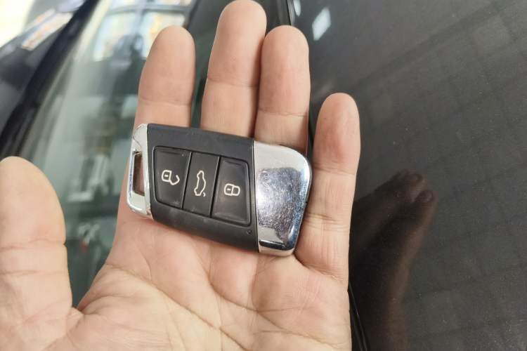 Used Volkswagen Magotan 2019 330TSI DSG Leading Model China VI Standard Vehicle Key