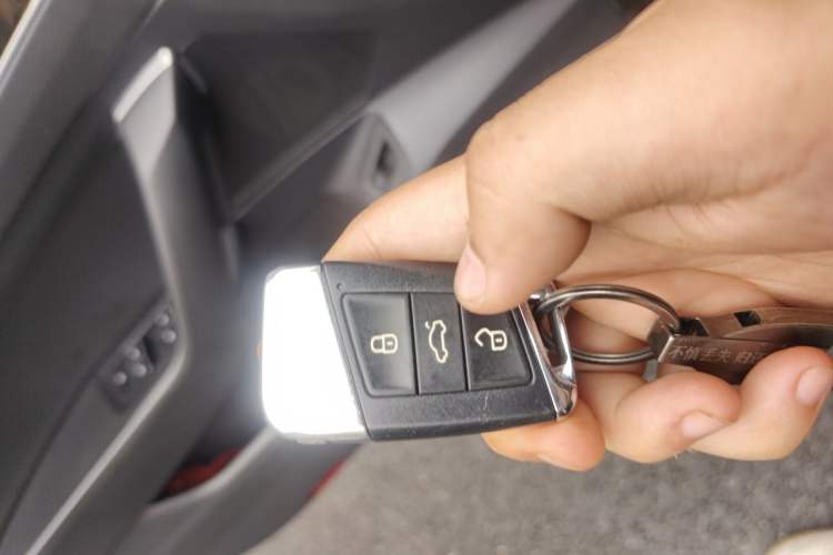 Used Volkswagen Magotan 2019 330TSI DSG Luxury Version China VI Standard Vehicle Key