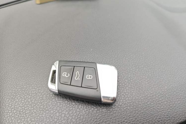 Used Volkswagen Magotan 2019 280TSI DSG Comfort Model China V Standard Vehicle Key