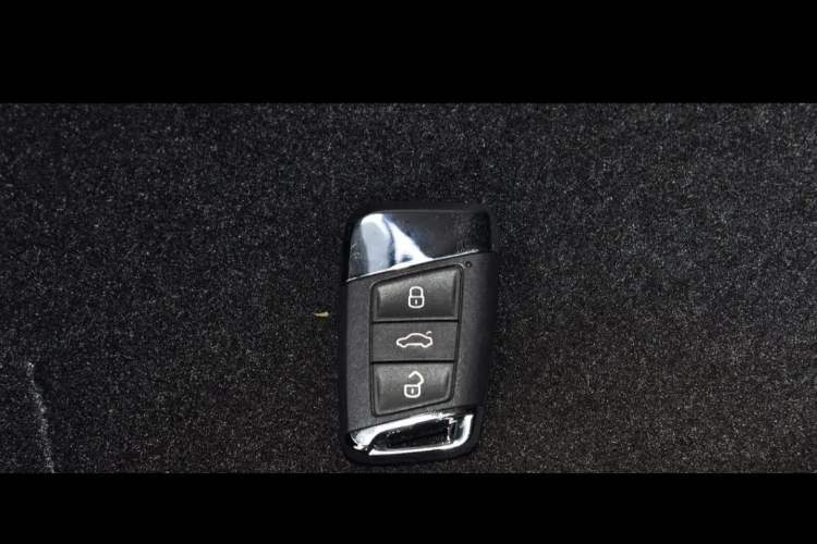 Used Volkswagen Magotan 2019 280TSI DSG Comfort Model China V Standard Vehicle Key