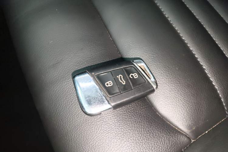 Used Volkswagen Magotan 2019 330TSI DSG Luxury Version China VI Standard Vehicle Key
