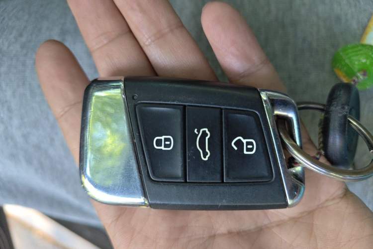 Used Volkswagen Magotan 2019 330TSI DSG Leading Edition China V Standard Vehicle Key